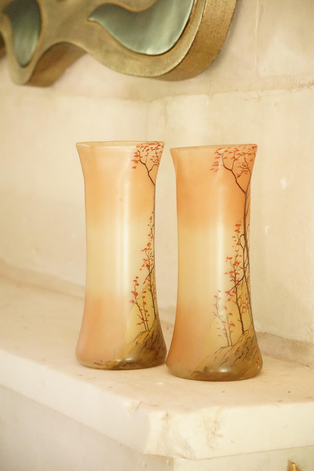 Legras paire de vases à décor émaillé de paysage lacustre en automne (1900 - 1910)