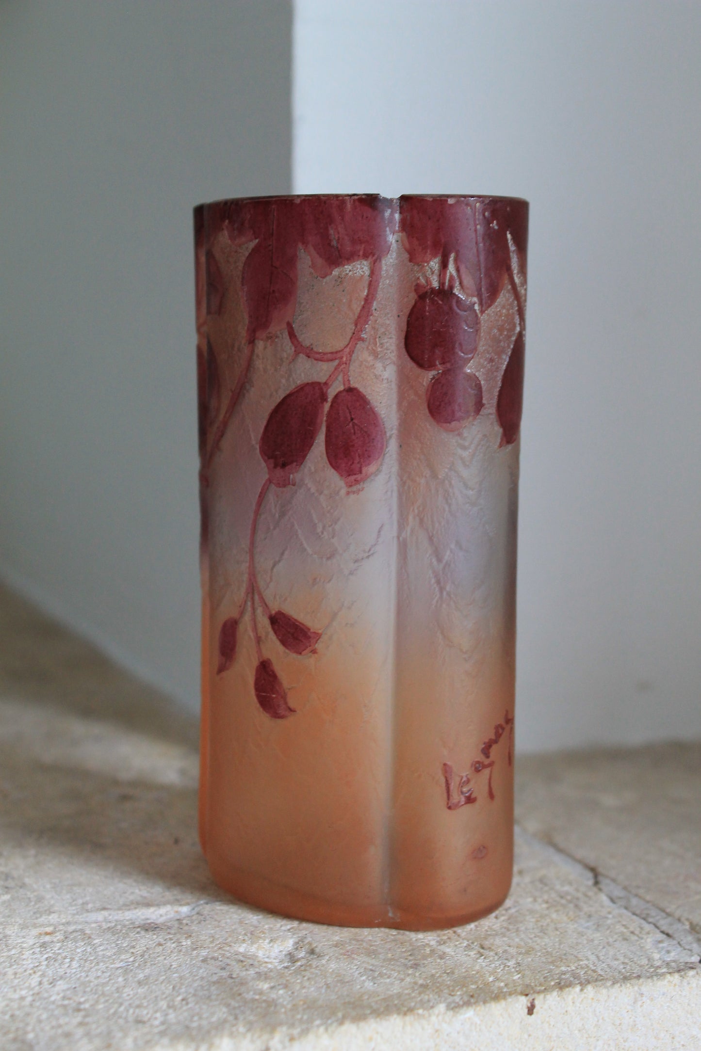 Legras vase quadrilobé série "rubis" en verre (1900 - 1910)