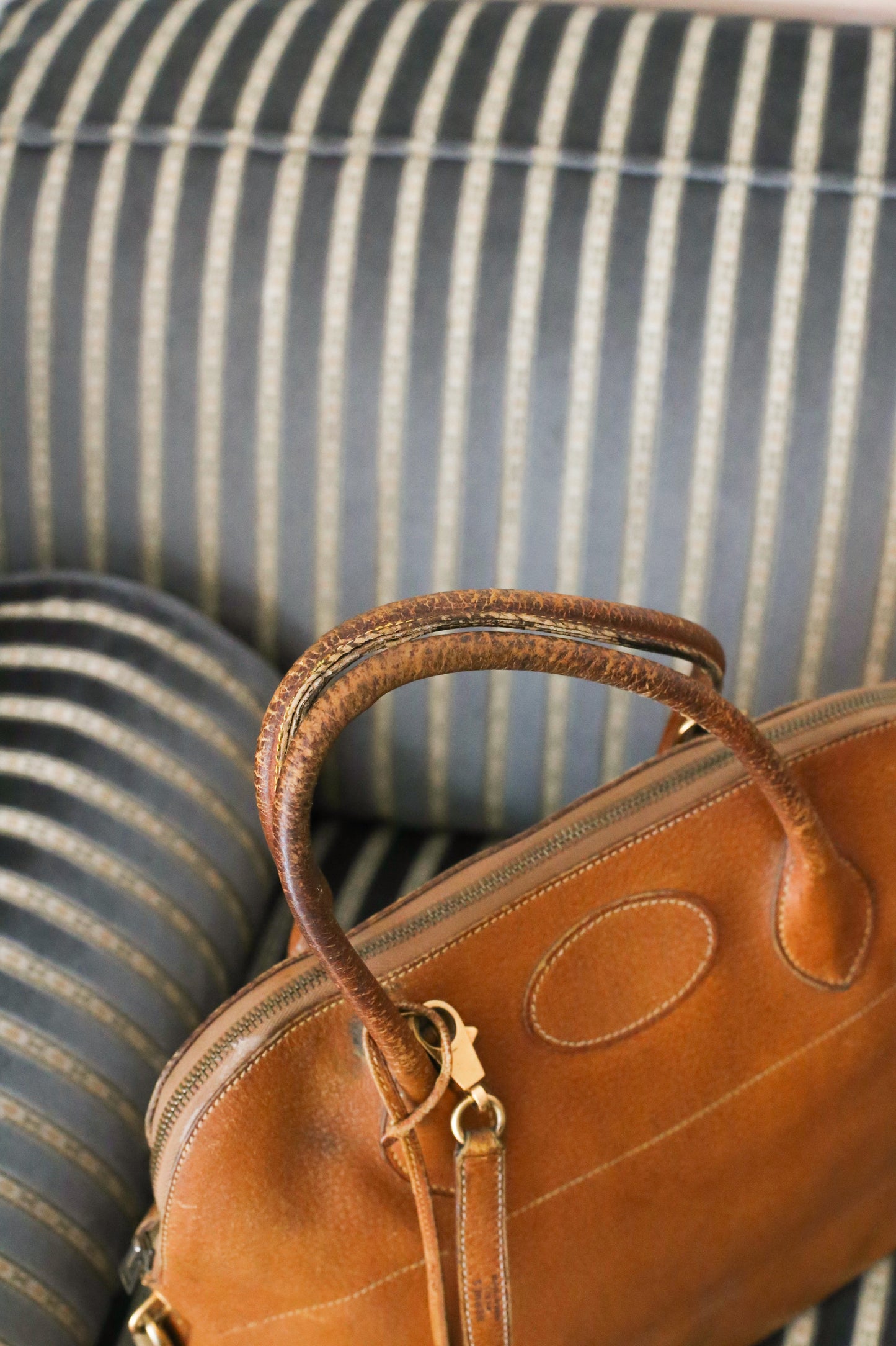 Hermès sac à main modèle bolide en cuir gold vintage