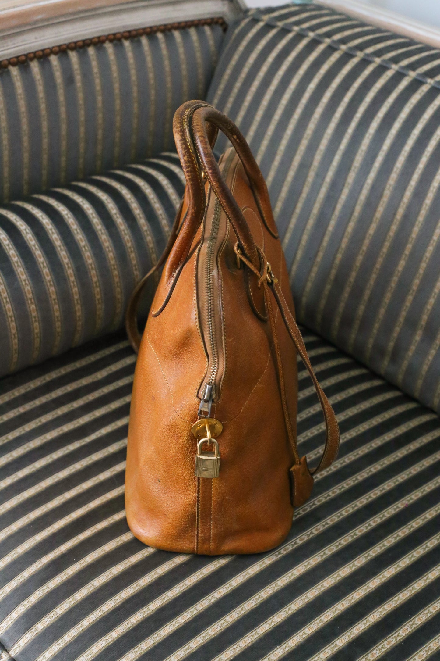 Hermès sac à main modèle bolide en cuir gold vintage