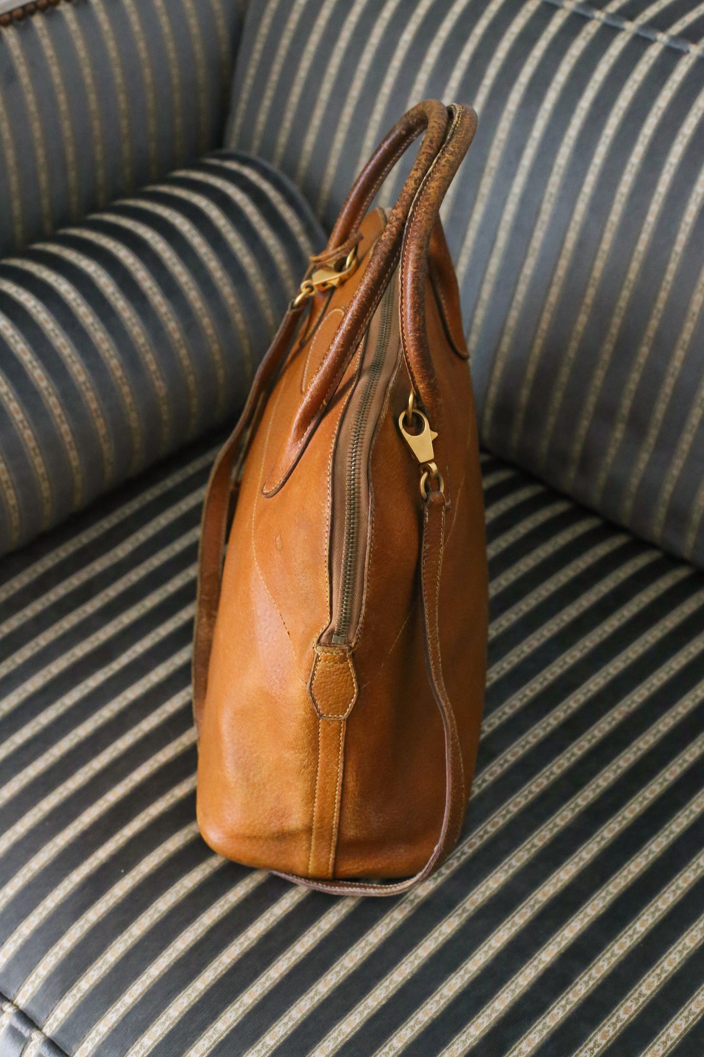 Hermès sac à main modèle bolide en cuir gold vintage