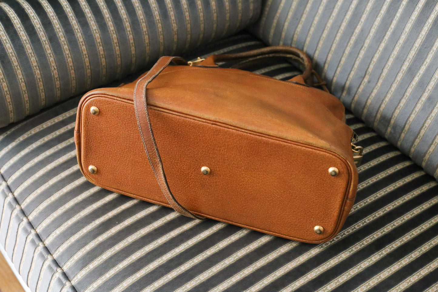 Hermès sac à main modèle bolide en cuir gold vintage