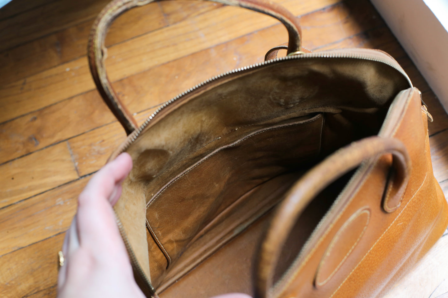 Hermès sac à main modèle bolide en cuir gold vintage