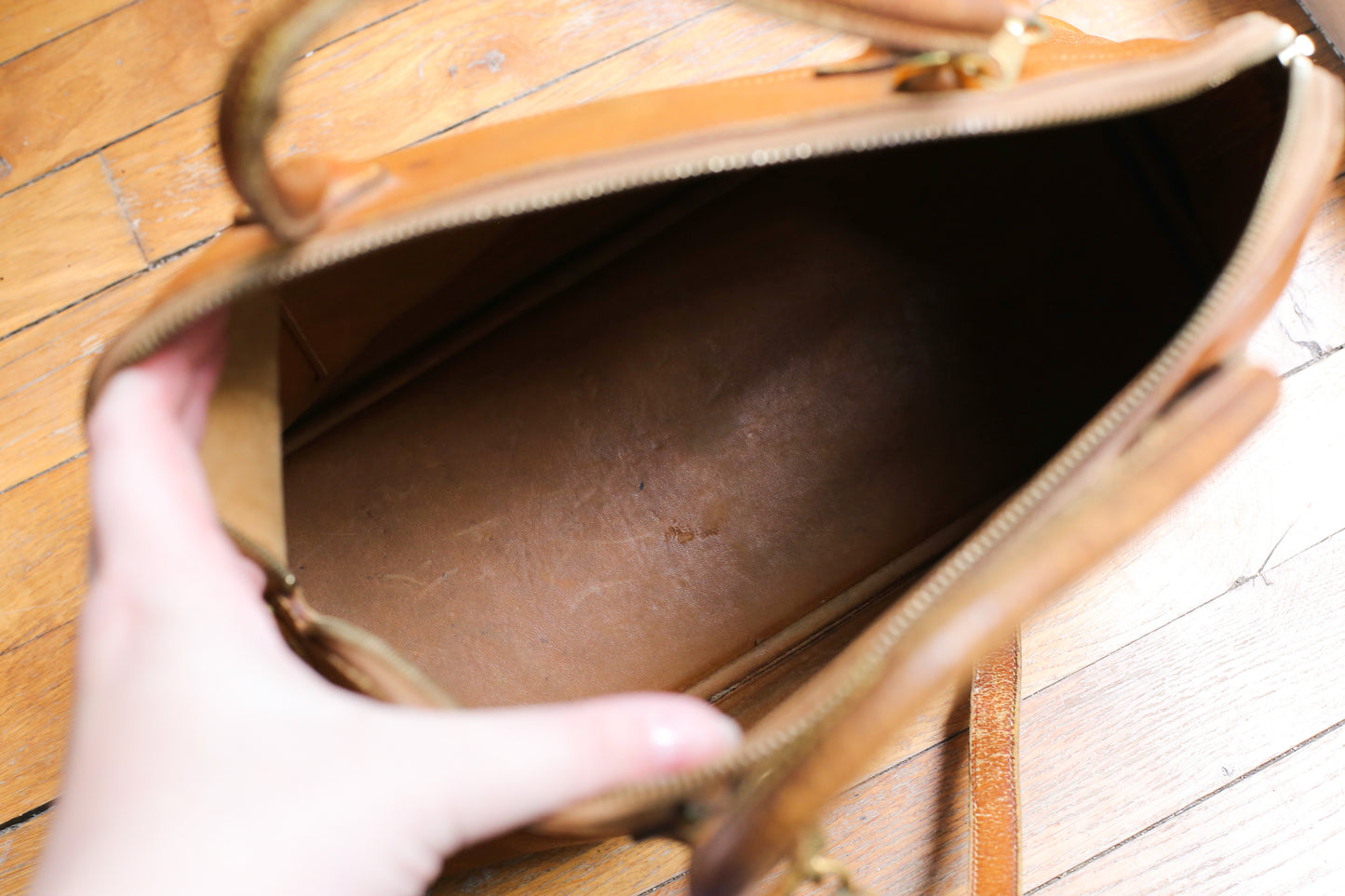 Hermès sac à main modèle bolide en cuir gold vintage