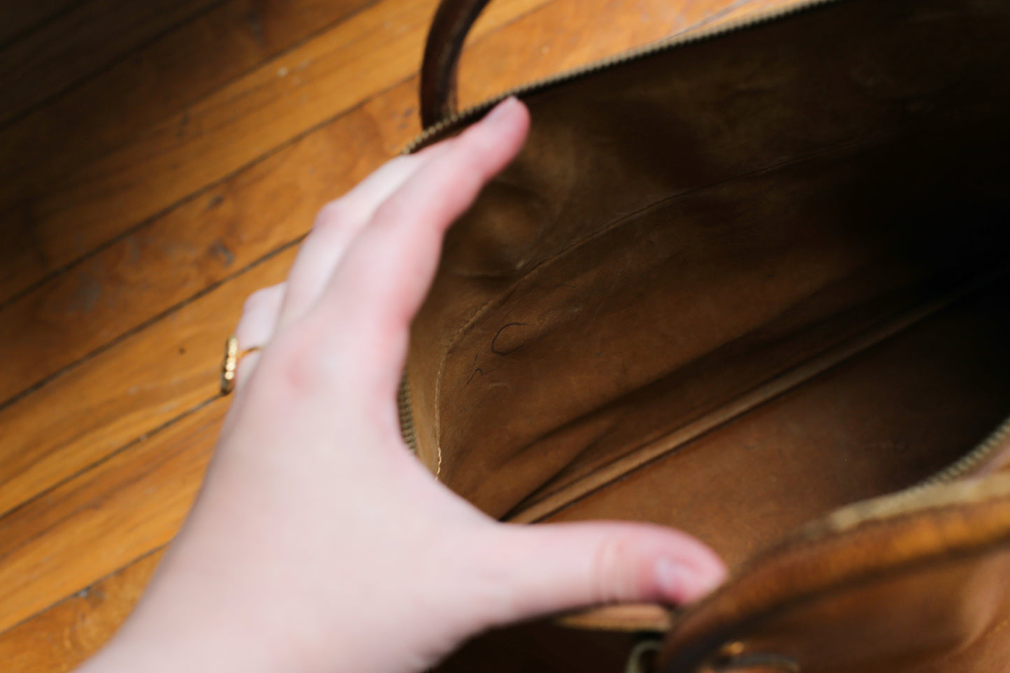 Hermès sac à main modèle bolide en cuir gold vintage