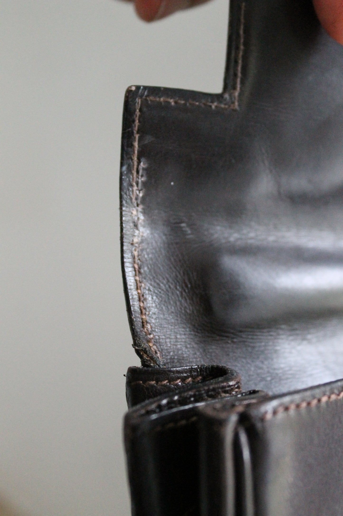 Hermès sac à main vintage modèle Kelly 32 en cuir marron foncé