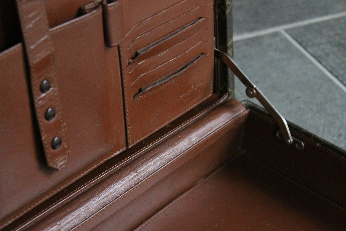 Louis Vuitton attaché-case modèle Président en toile monogrammée