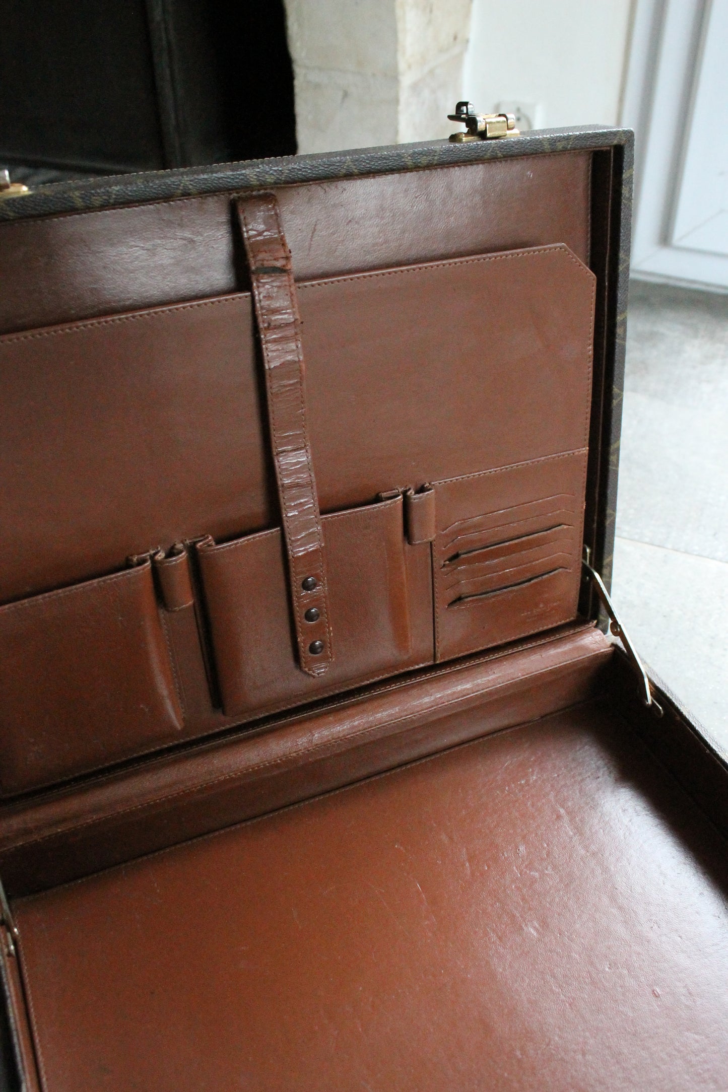 Louis Vuitton attaché-case modèle Président en toile monogrammée