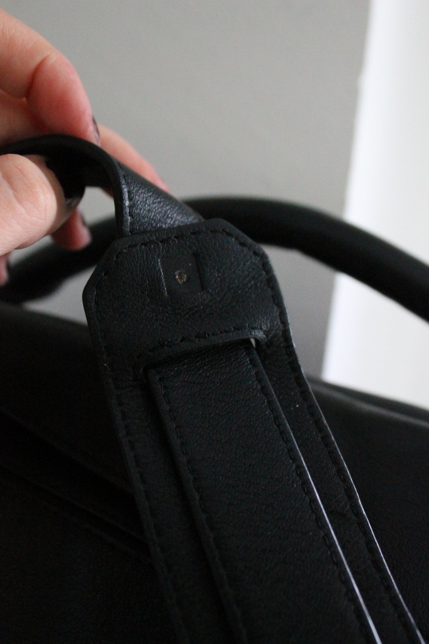 Loewe sac à main modèle Puzzle en cuir noir