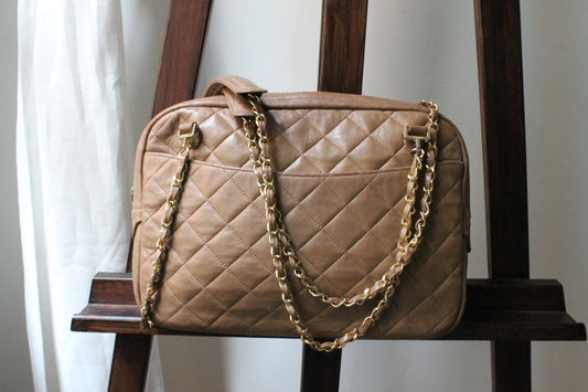 Chanel sac à main modèle Caméra en cuir beige