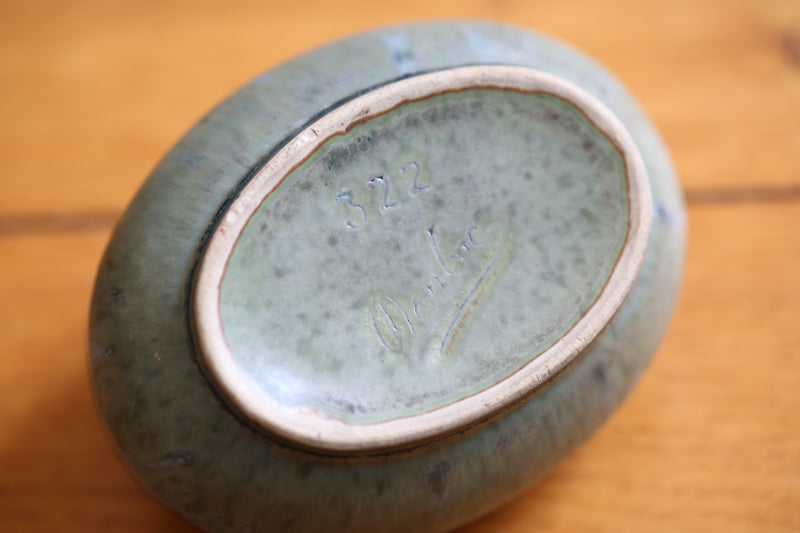 Denbac (1910 - 1952) boite à bijoux au scarabée en grès flamé