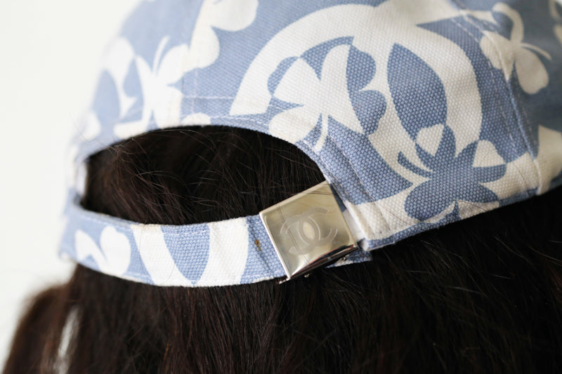 Casquette Chanel vintage trèfles et sigle chanel