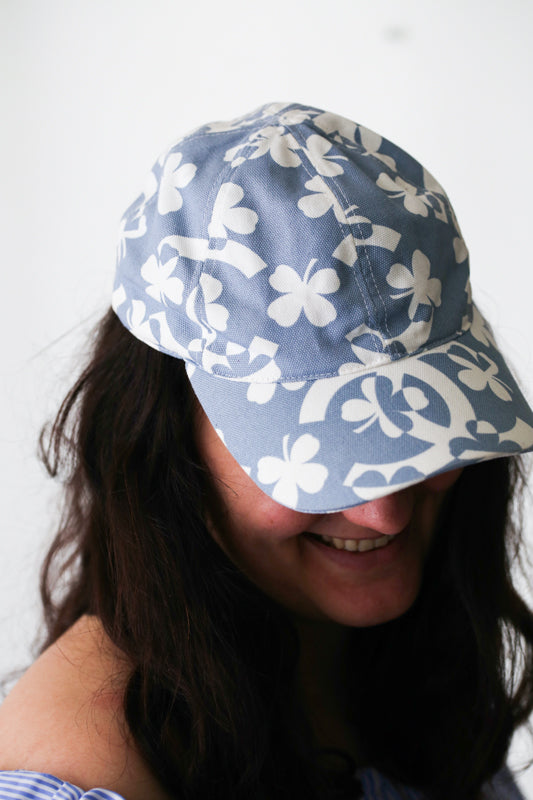 Casquette Chanel vintage trèfles et sigle chanel