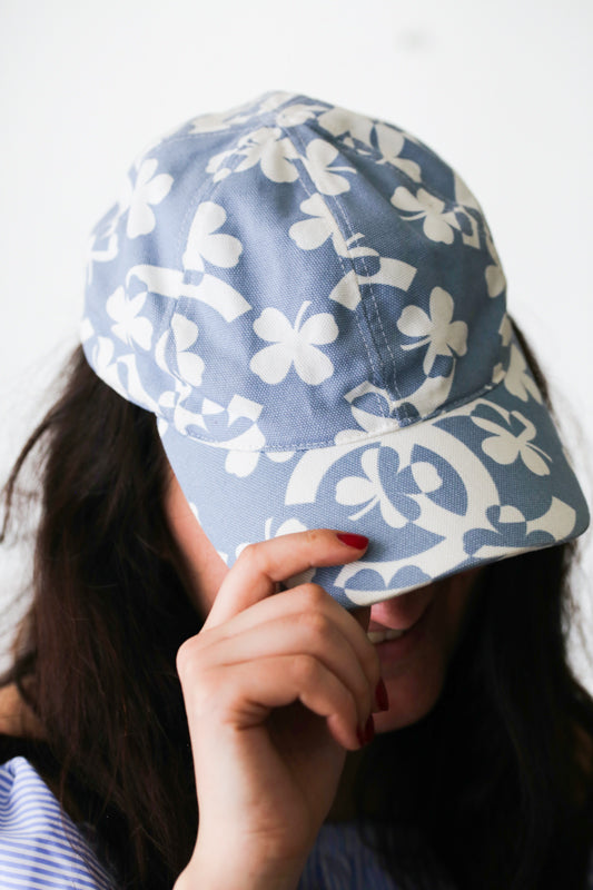 Casquette Chanel vintage trèfles et sigle chanel