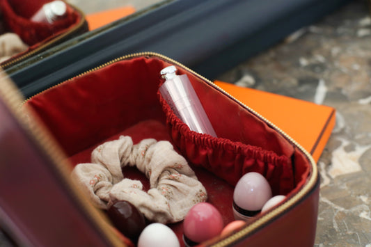 Trousse de toilette Hermès modèle Vanity PM en cuir bordeaux