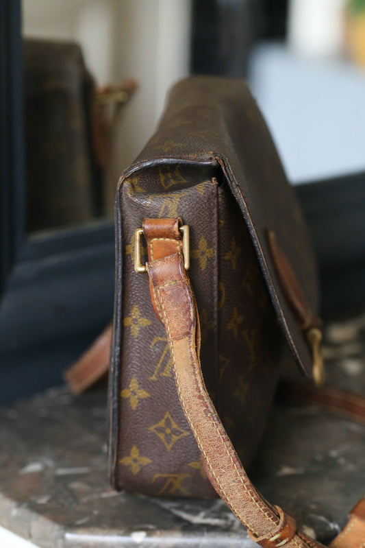 Louis Vuitton sac à main modèle Saint Cloud vintage