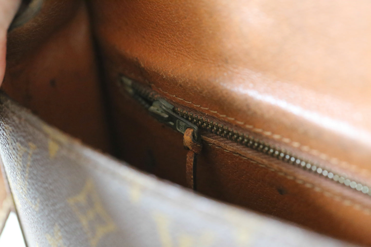Louis Vuitton sac à main modèle Saint Cloud vintage