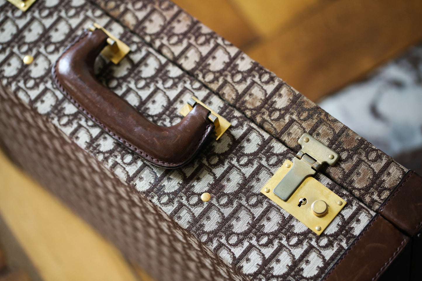 Valise rigide vintage Dior motif Dior oblique