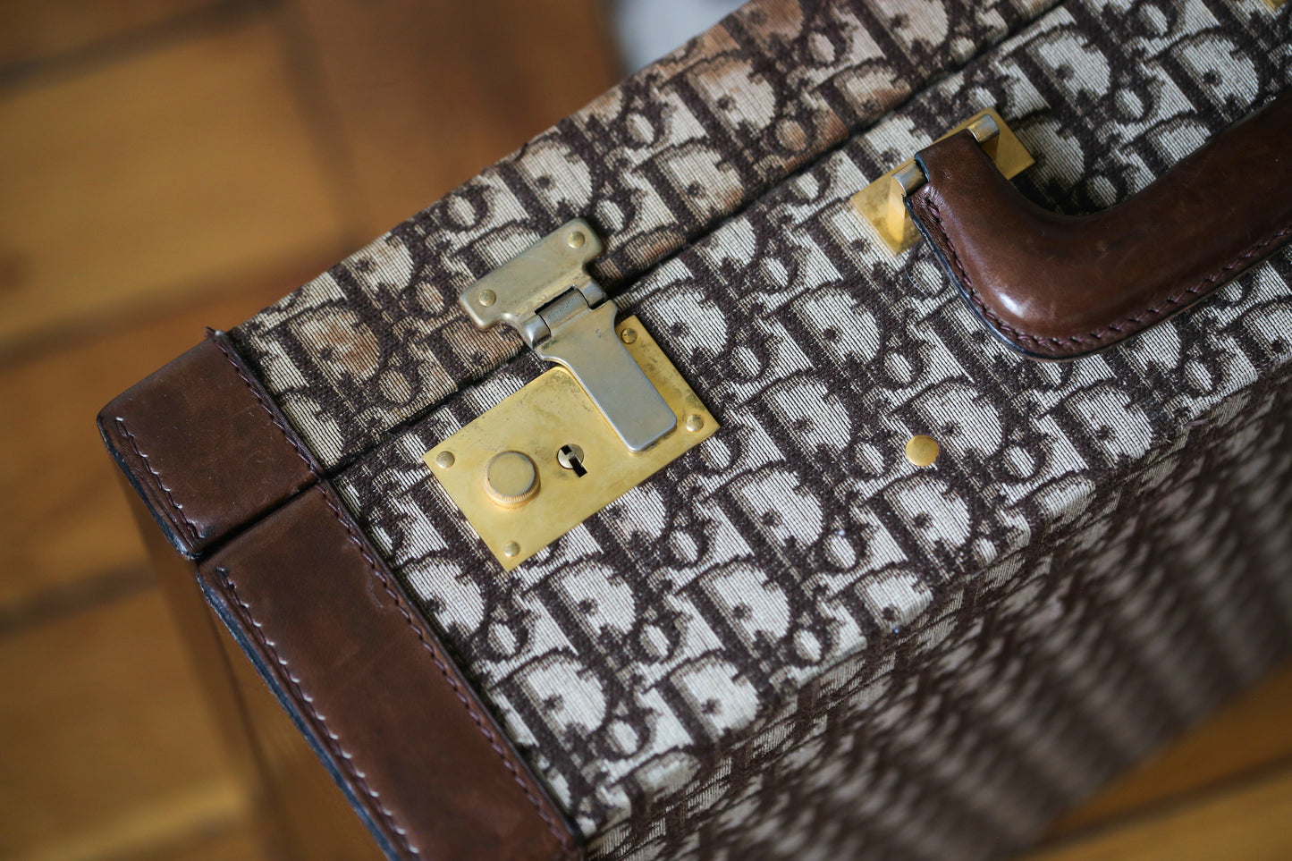 Valise rigide vintage Dior motif Dior oblique