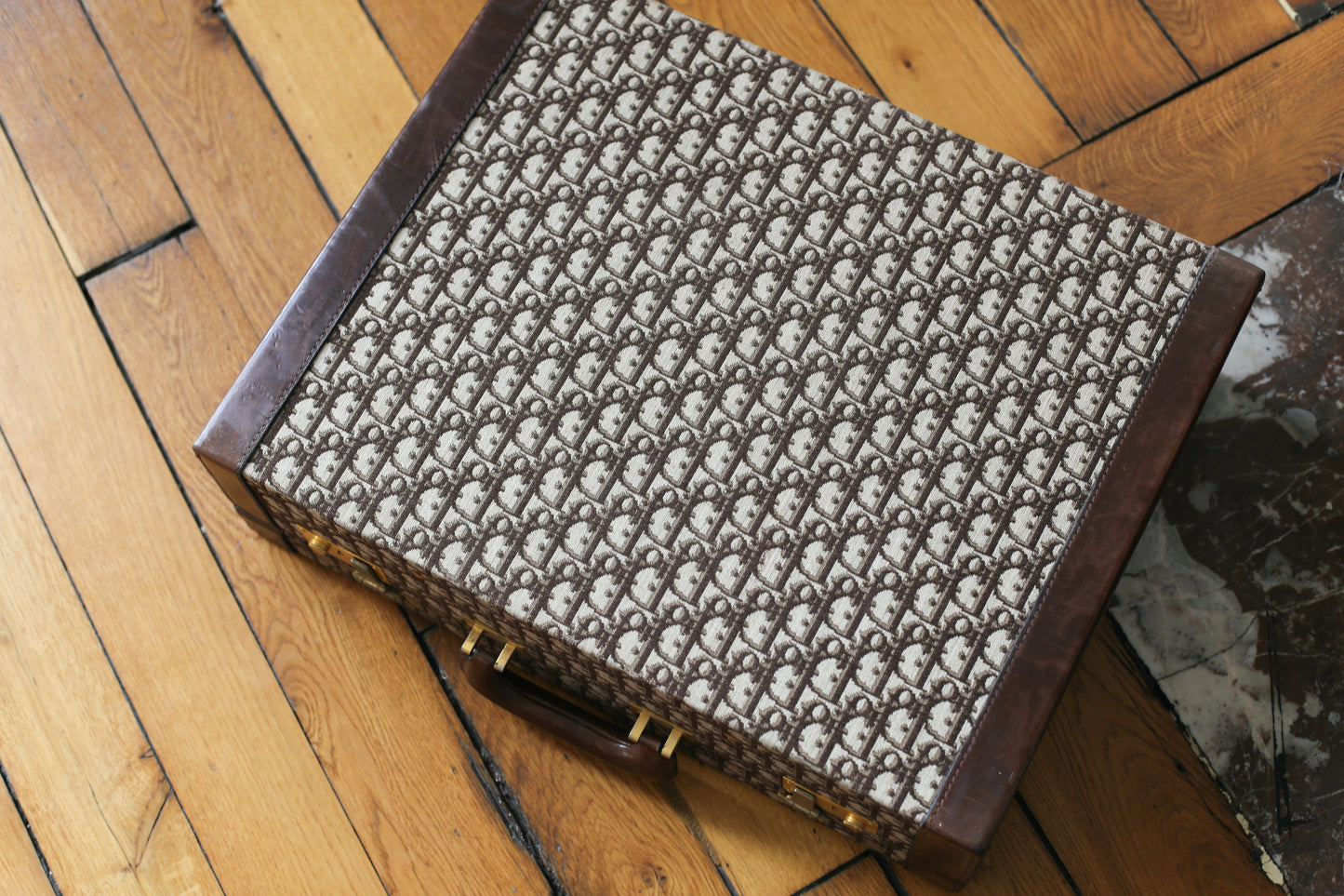 Valise rigide vintage Dior motif Dior oblique