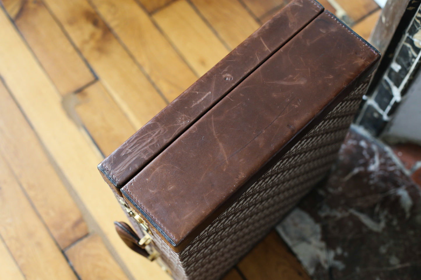 Valise rigide vintage Dior motif Dior oblique