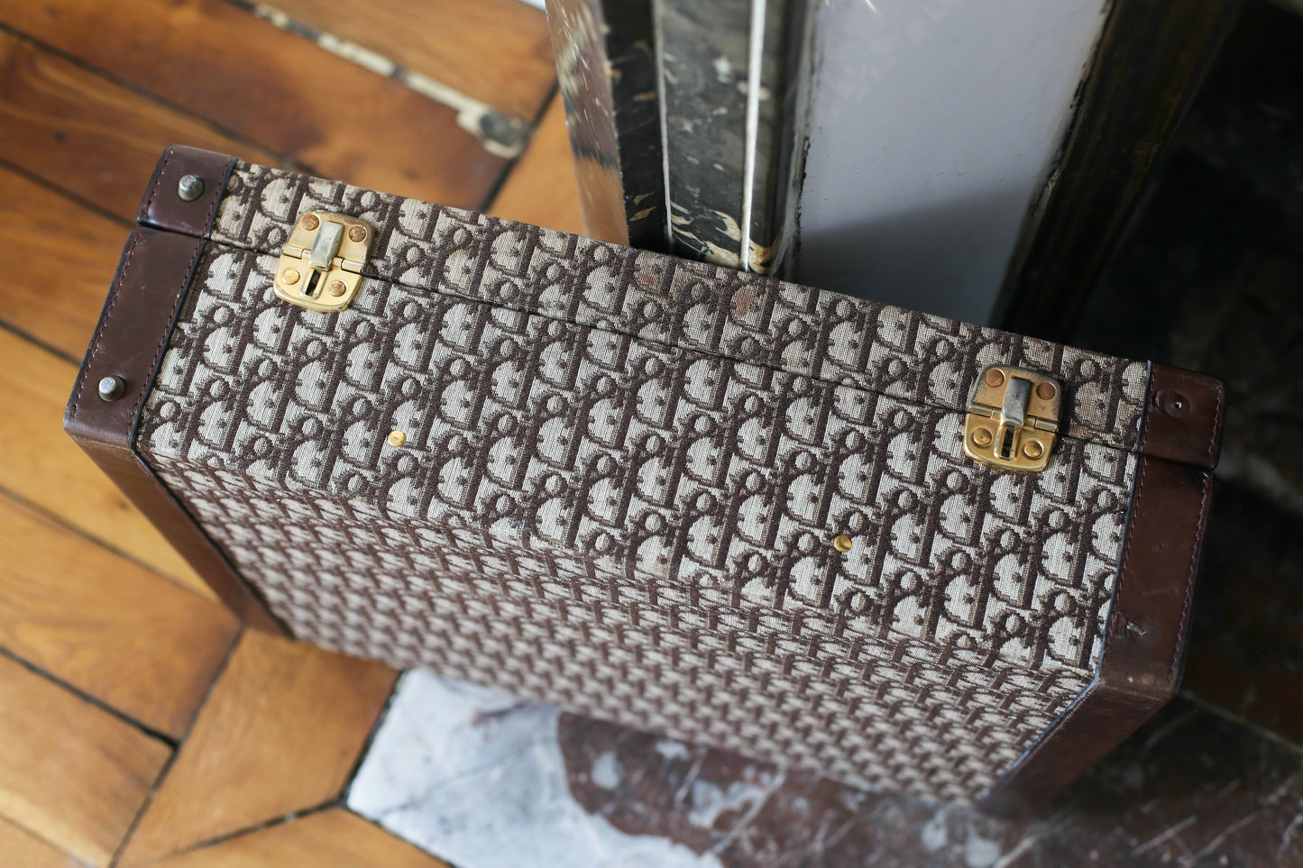 Valise rigide vintage Dior motif Dior oblique