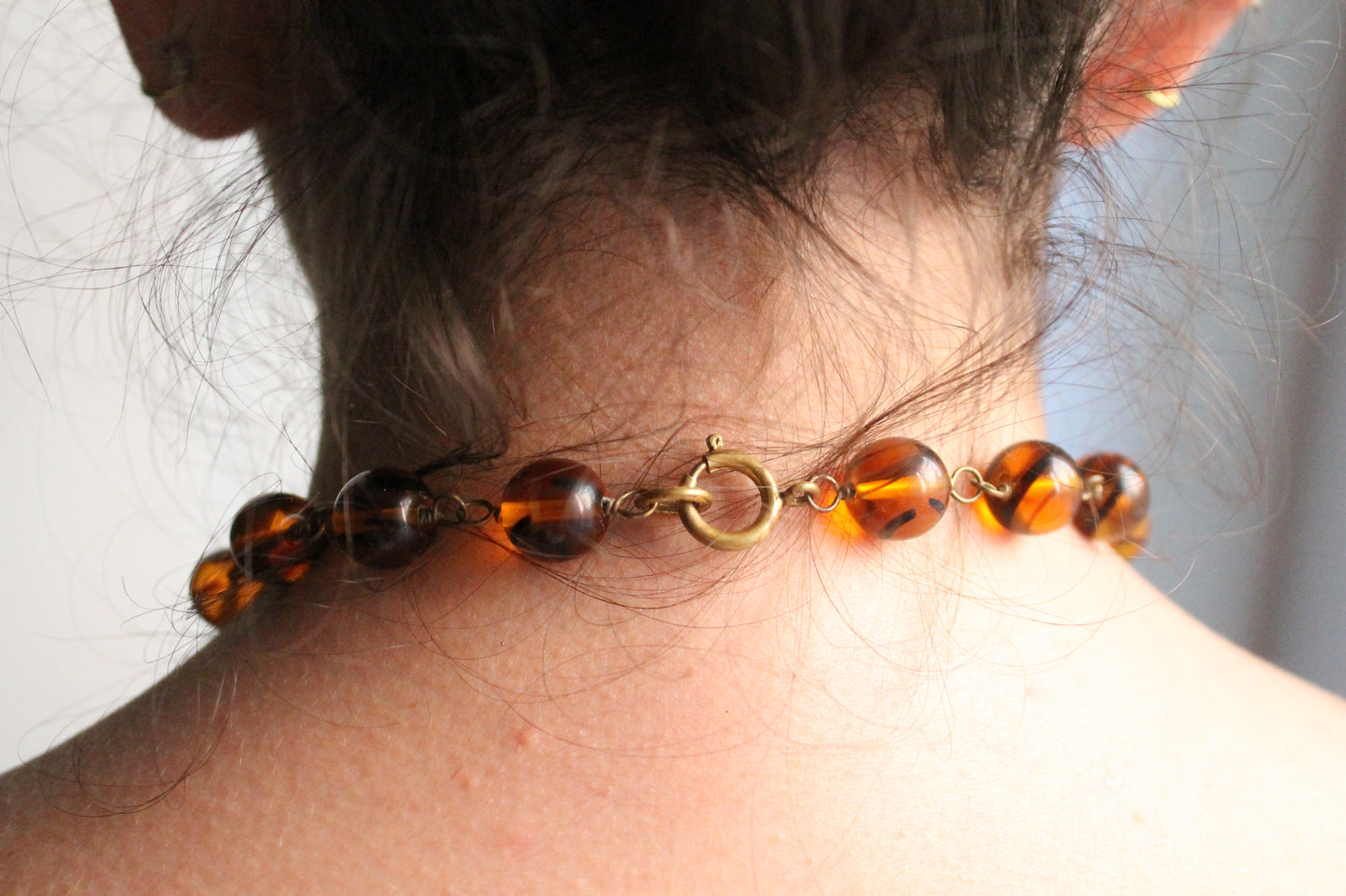 Chanel collier en verre fabrication Gripoix 1985 métal doré trèfle et perles