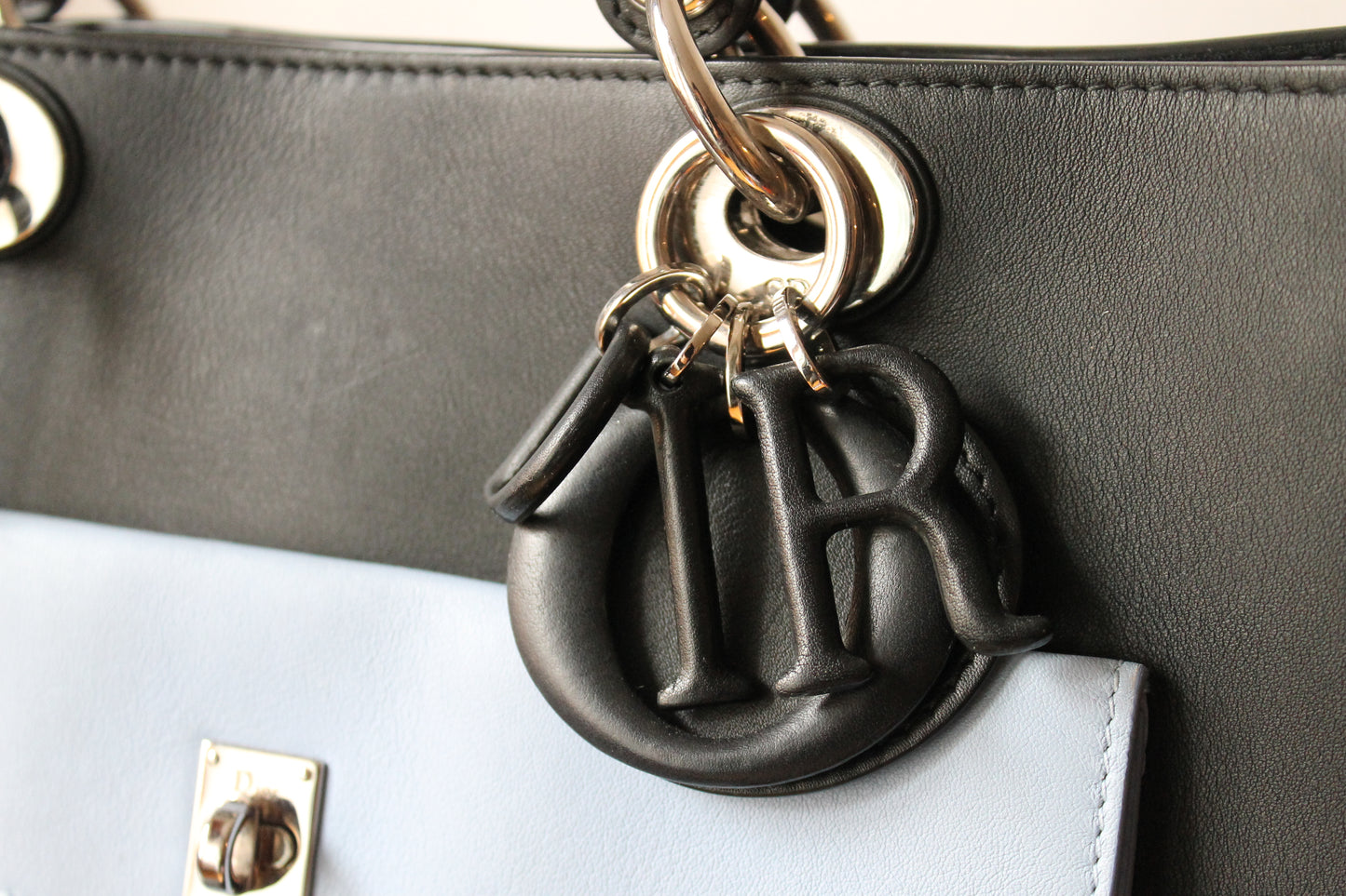 Dior sac à main Lady Dior modèle large pocket tricolore