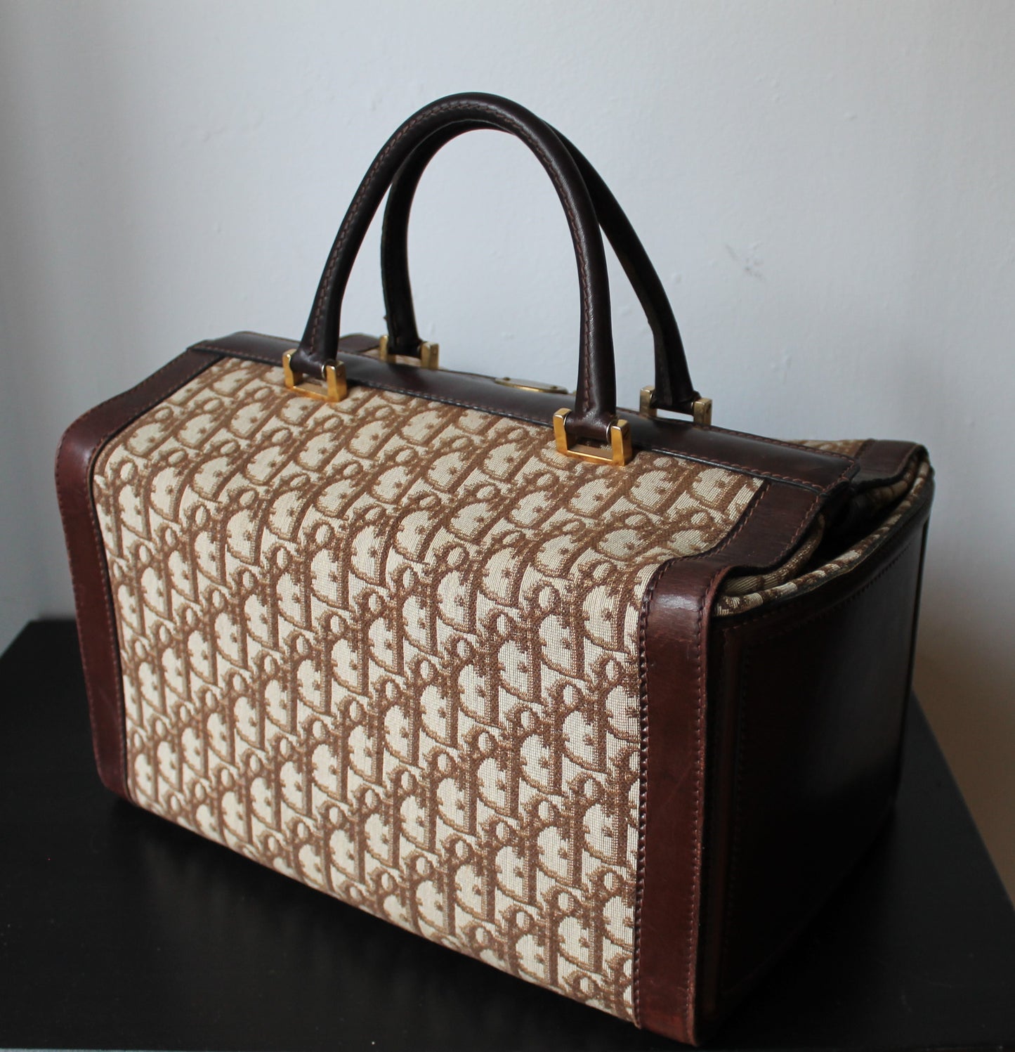 Dior vanity - trousse de toilette vintage en toile et cuir années 1970