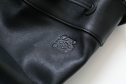 Loewe sac à main modèle balloon en cuir grainé noir