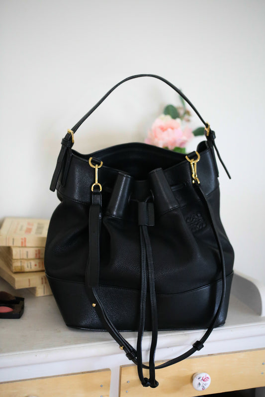 Loewe sac à main modèle balloon en cuir grainé noir