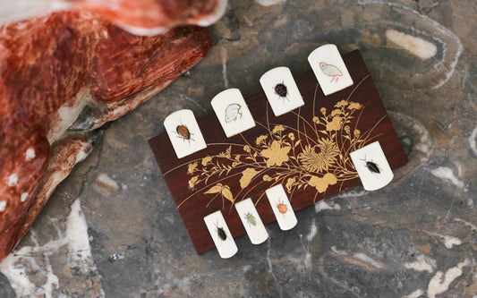 Marqueur de whist japonais à décor Shibayama époque Meiji (1868 - 1912)