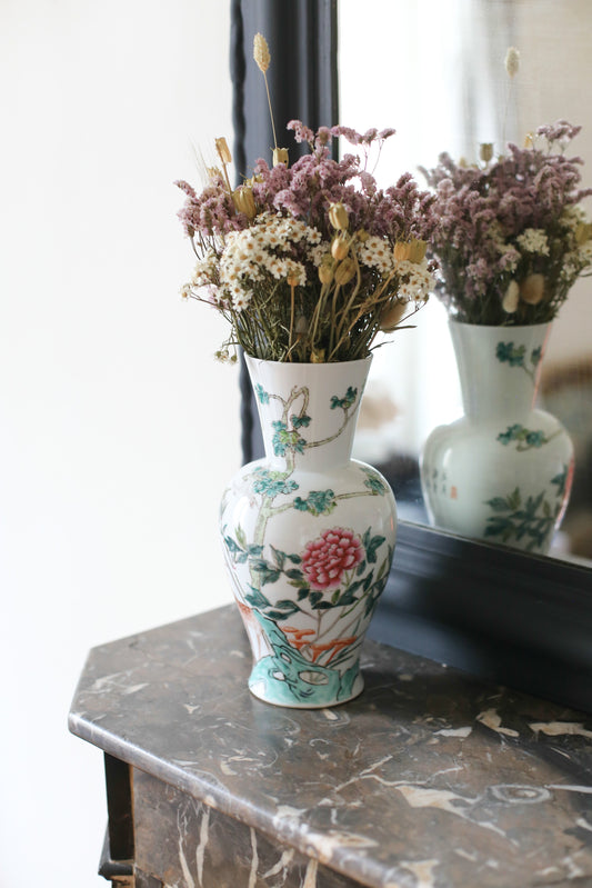 Vase chinois en porcelaine à décor d'un cerf