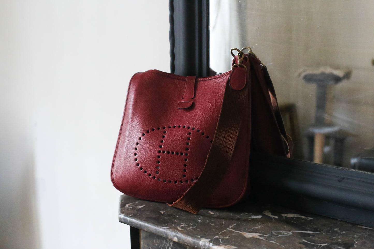 Hermès sac à main vintage modèle Evelyne cuir rouge bordeaux