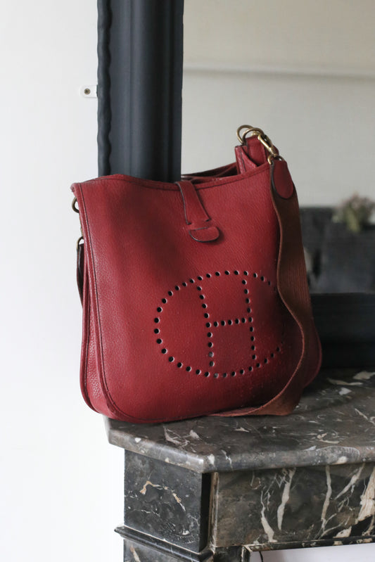 Hermès sac à main vintage modèle Evelyne cuir rouge bordeaux
