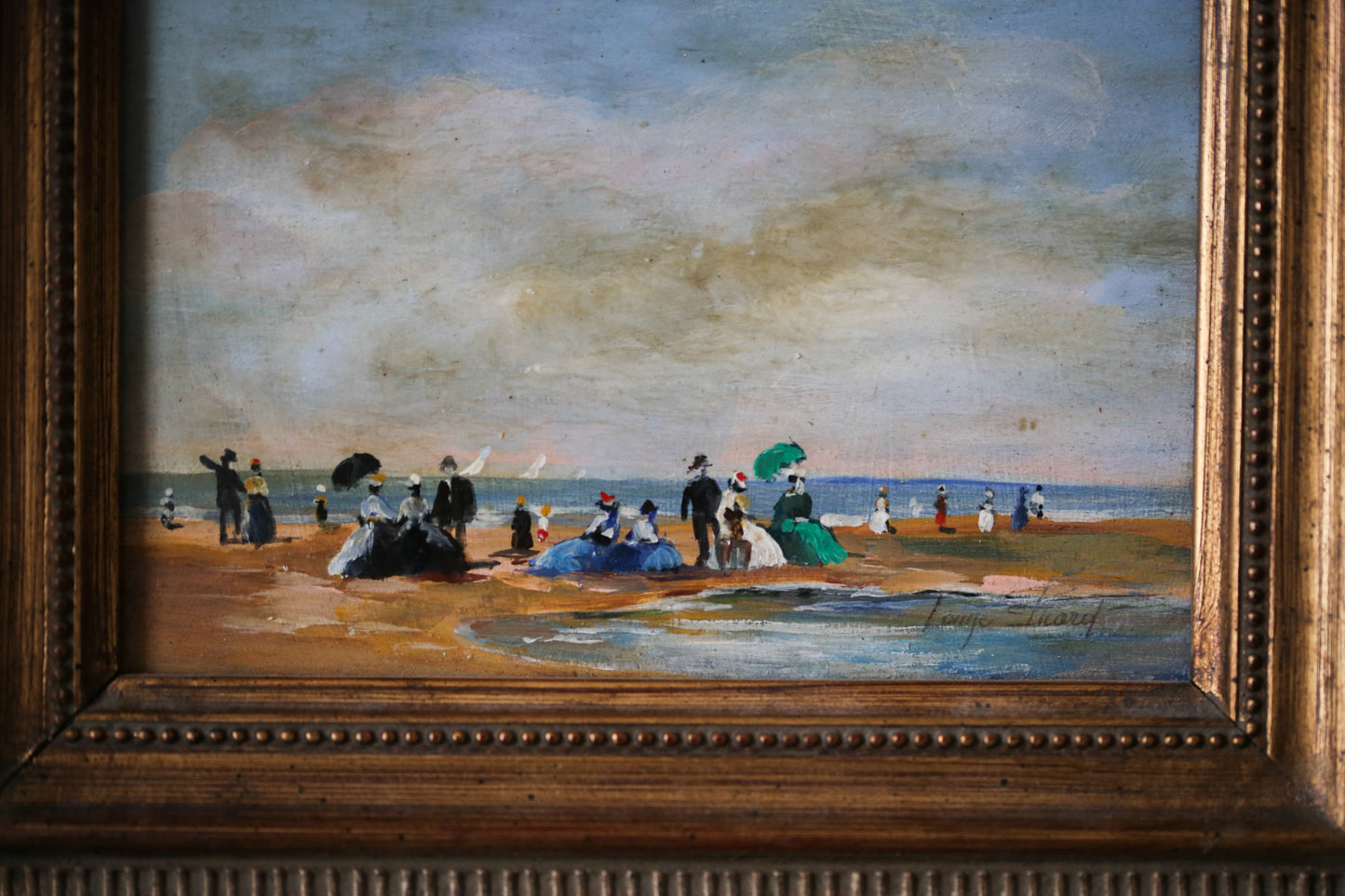 Louise Picard peinture sur bois du début du XXe siècle "Scène de plage animée"