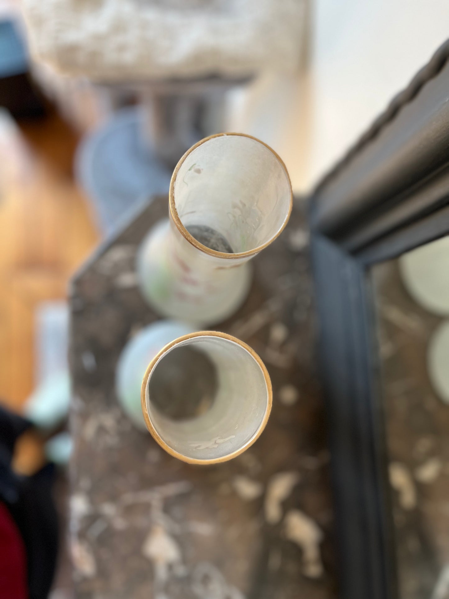 Paire de vases à motif de fleurs par Legras fin XIXe début XXe siècle
