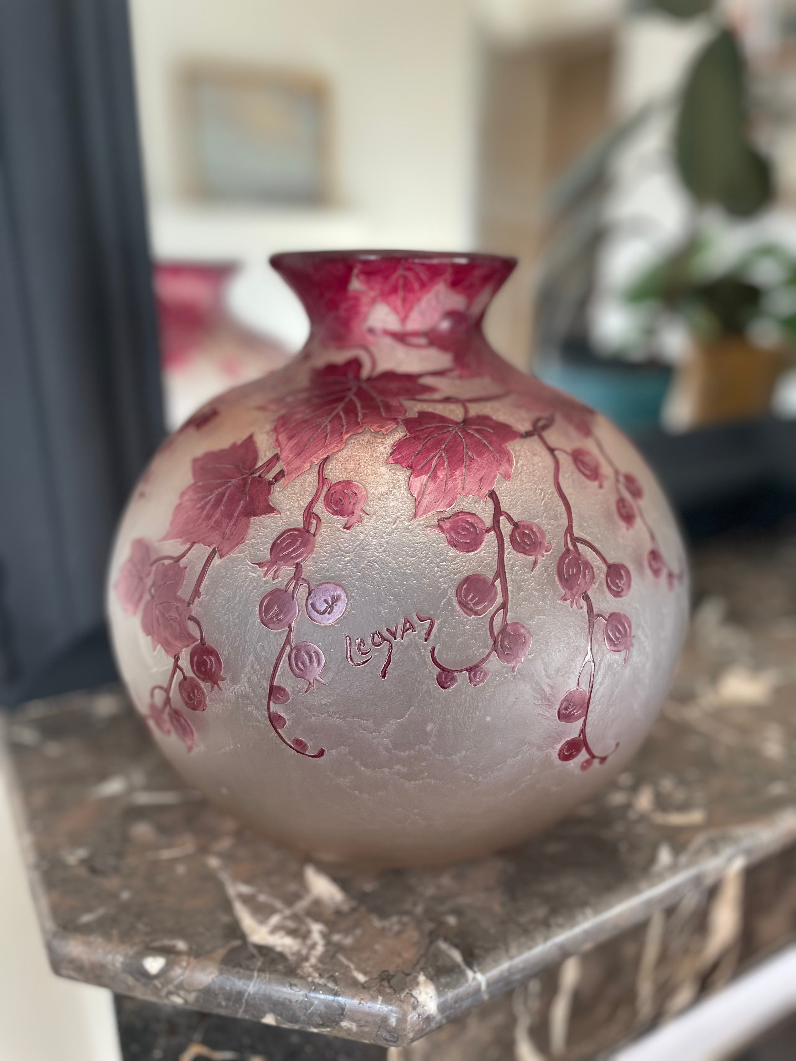 François Théodore Legras (1839 - 1916) vase boule  de la série Rubis