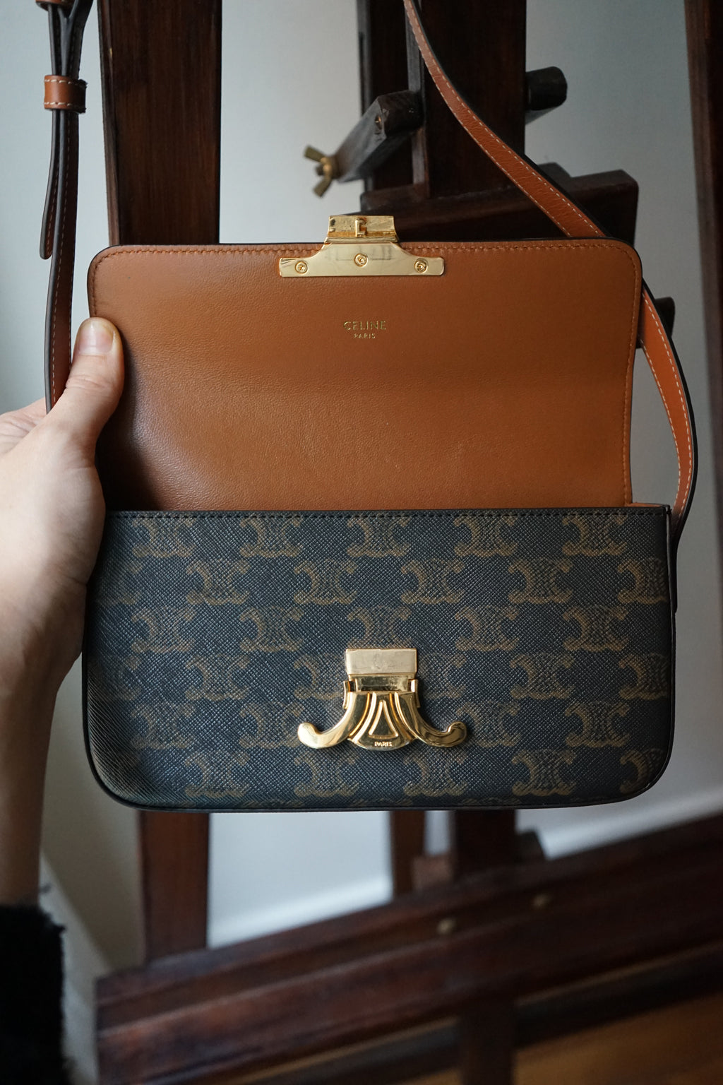 Celine sac à main Triomphe en toile imprimée et veau camel