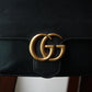 Gucci sac modèle gg marmont chain porté épaule en cuir noir