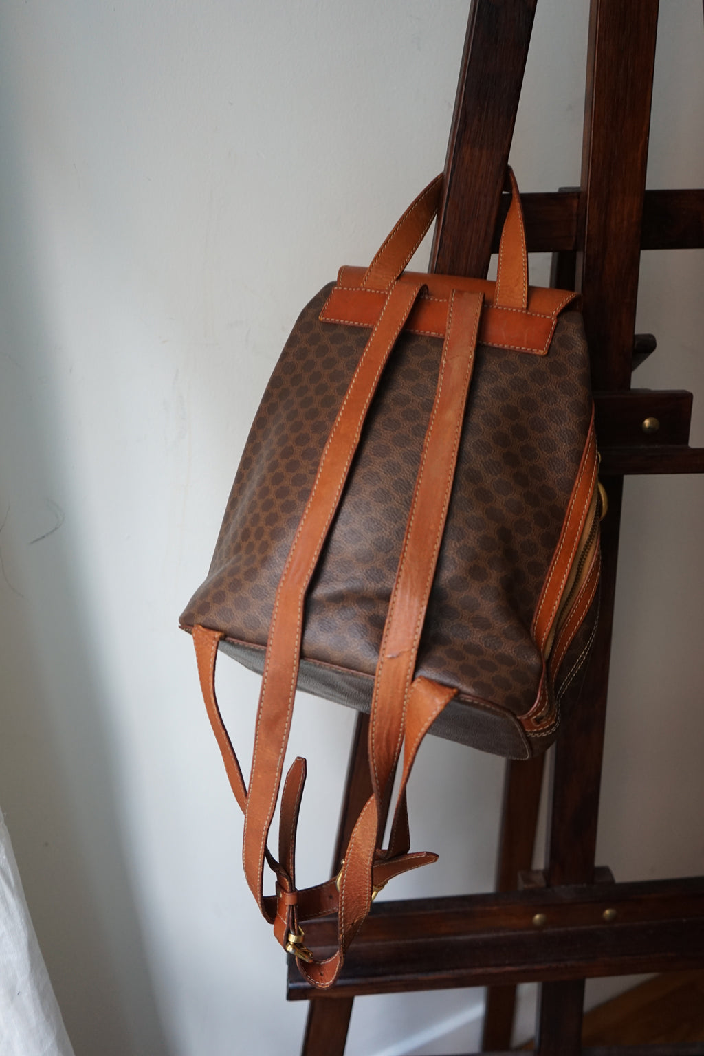 Céline sac à dos en cuir et toile triomphe