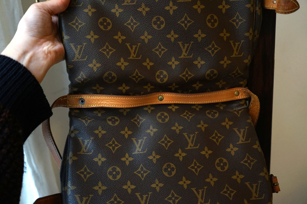 Louis Vuitton sac à main modèle Saumur en toile et cuir