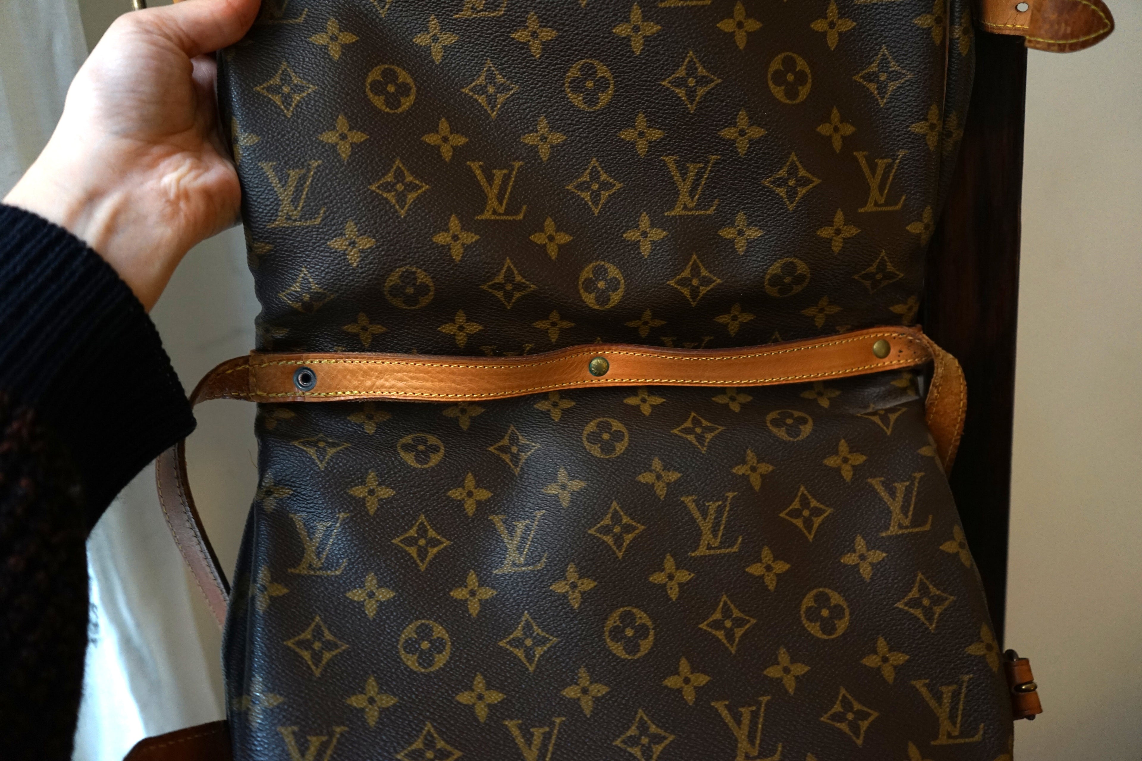 Louis Vuitton sac à main modèle Saumur en toile et cuir
