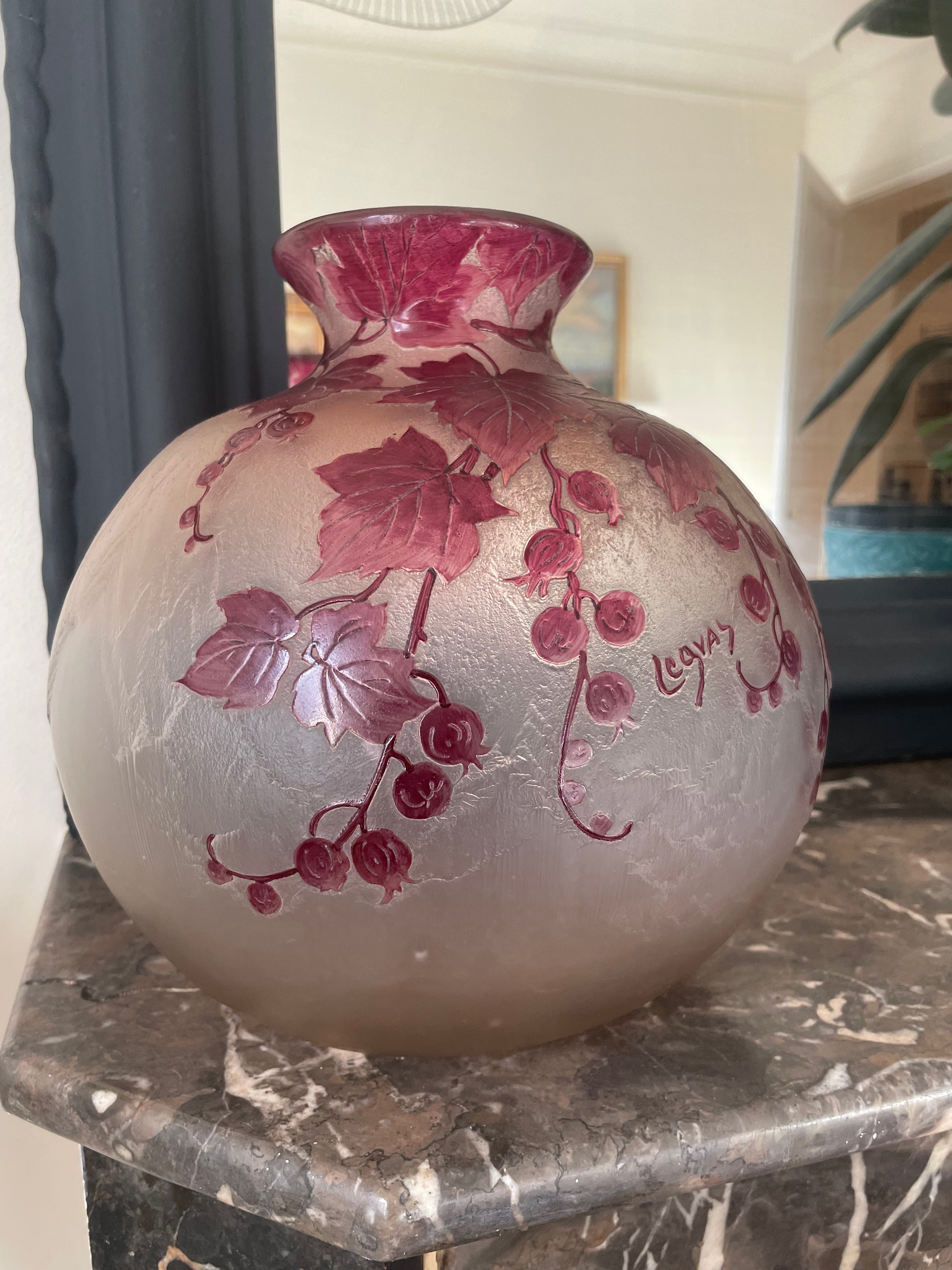 François Théodore Legras (1839 - 1916) vase boule  de la série Rubis