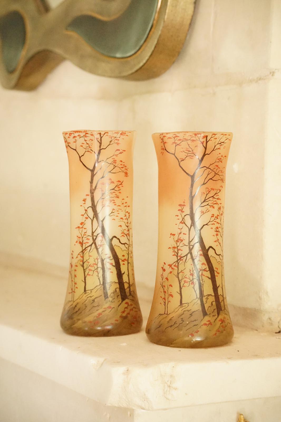 Legras paire de vases à décor émaillé de paysage lacustre en automne (1900 - 1910)