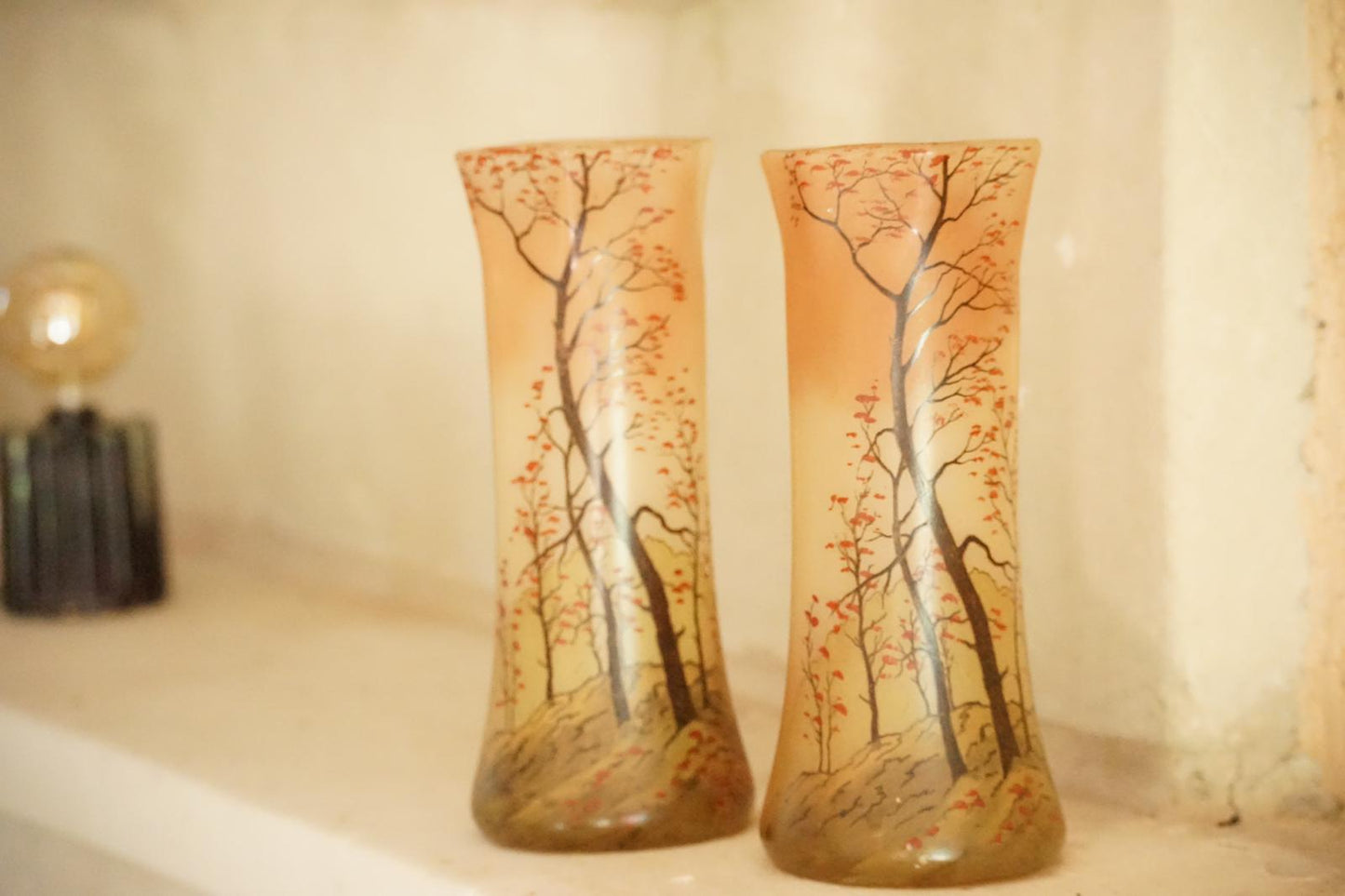 Legras paire de vases à décor émaillé de paysage lacustre en automne (1900 - 1910)