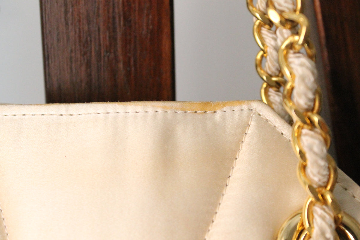 Chanel sac minaudière octogonal en soie et cuir