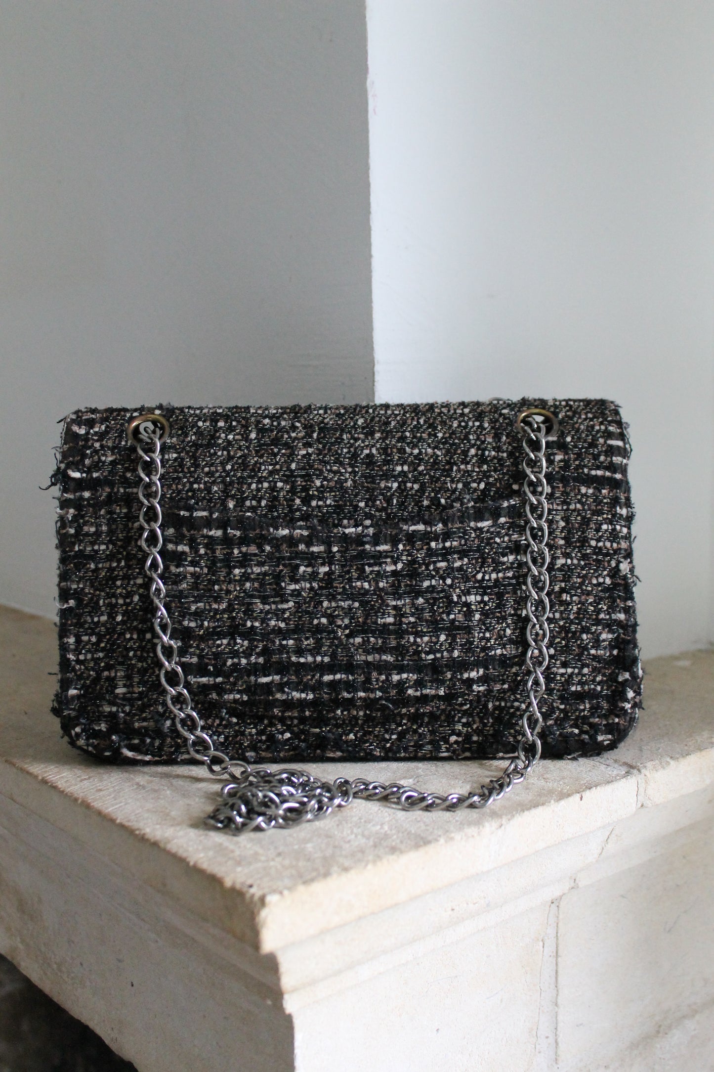 Chanel sac à main modèle Timeless en tweed et cuir