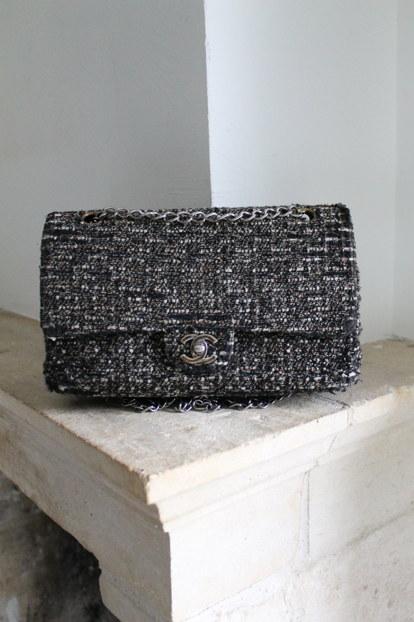 Chanel sac à main modèle Timeless en tweed et cuir