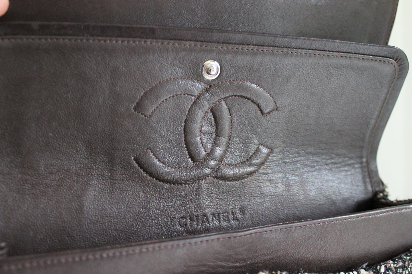 Chanel sac à main modèle Timeless en tweed et cuir